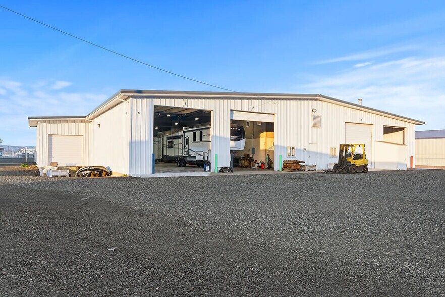More Photos Of 1220 Industrial Way, Union Gap Warehouse For Lease