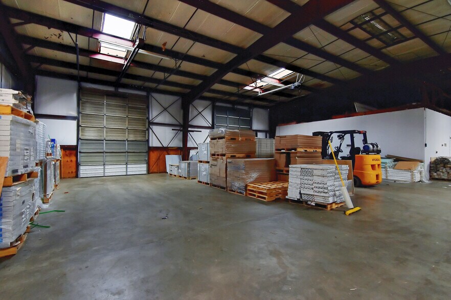 More Photos Of 1600 N Main St, Kannapolis Showroom For Sale