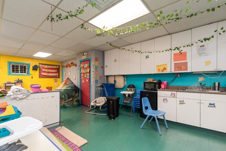 More Photos Of 211 Wise Ave, Dundalk Schools For Sale