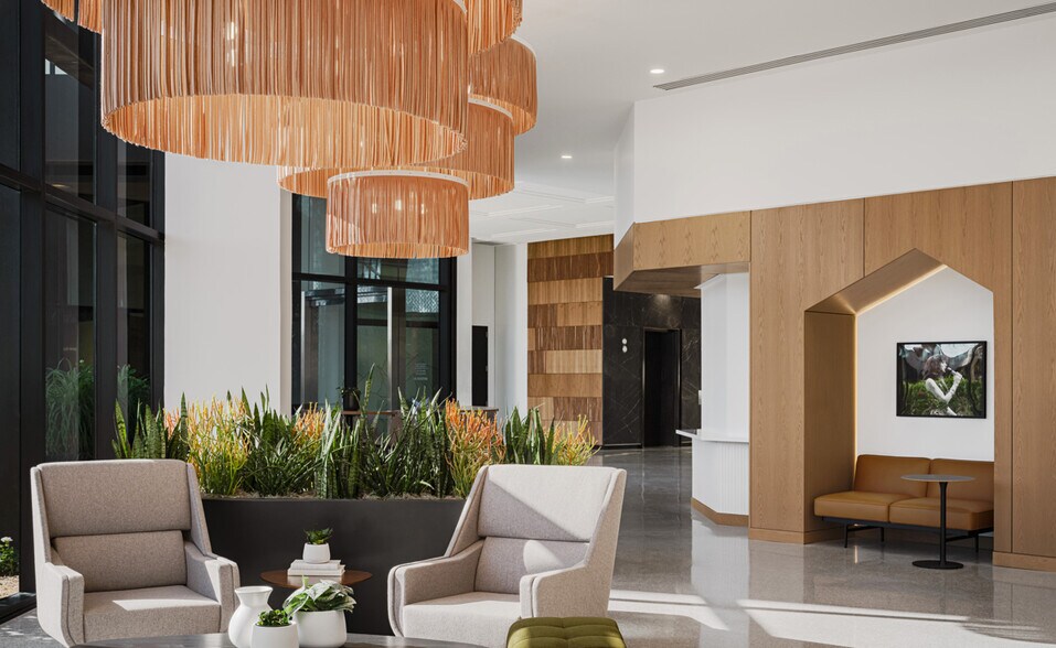 More Photos Of 2600 N Central Ave, Phoenix Office For Sale