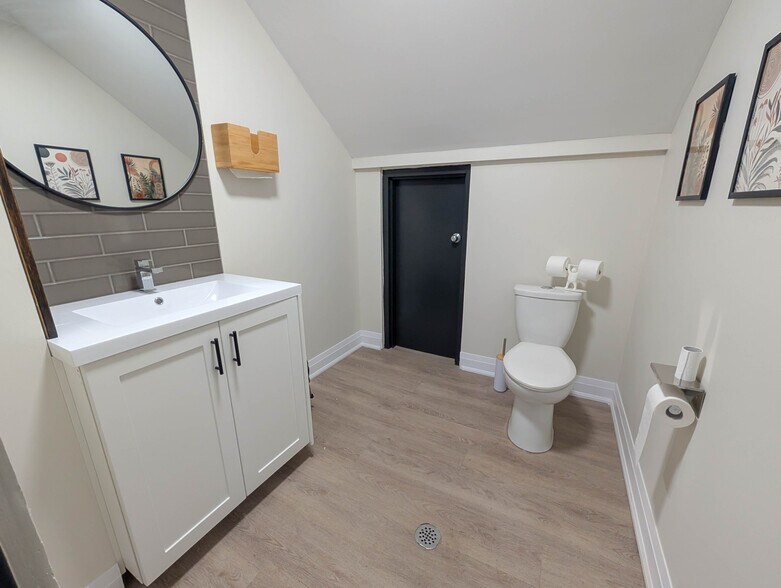 More Photos Of 172-174 Eastchester Ave, St Catharines Medical For Lease