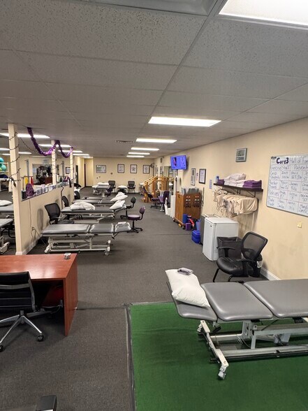 More Photos Of 1691-1699 N Bethlehem Pike, Hatfield Storefront For Lease