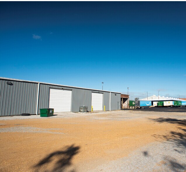 More Photos Of 185 W McLemore Ave, Memphis Truck Terminal For Lease