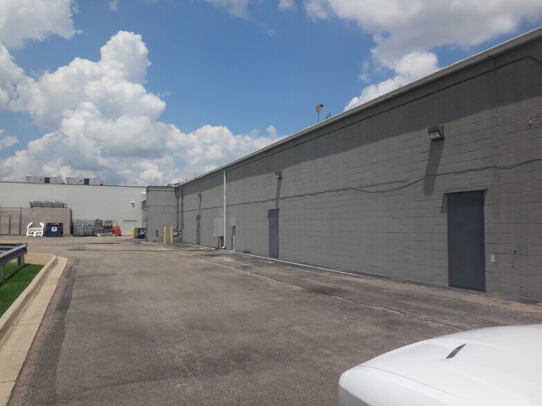 More Photos Of 1907-1911 W Parker Rd, Jonesboro General Retail For Lease