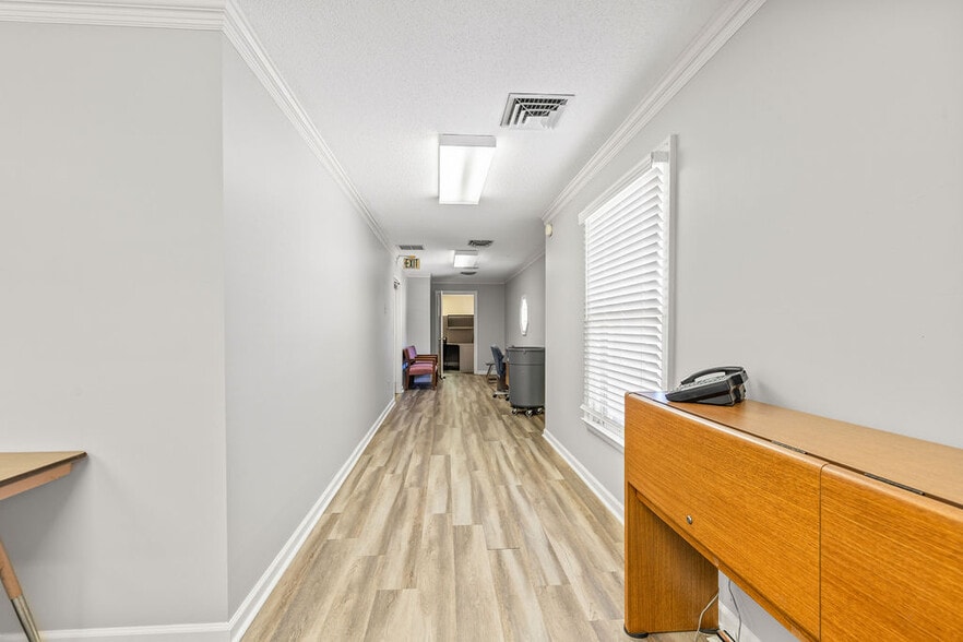 More Photos Of 275 Walnut Bend Rd, Cordova Medical For Lease