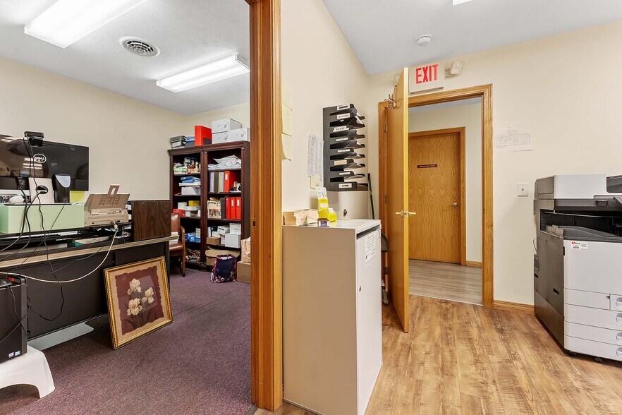 More Photos Of 725 N Pike St, Grafton Office For Sale
