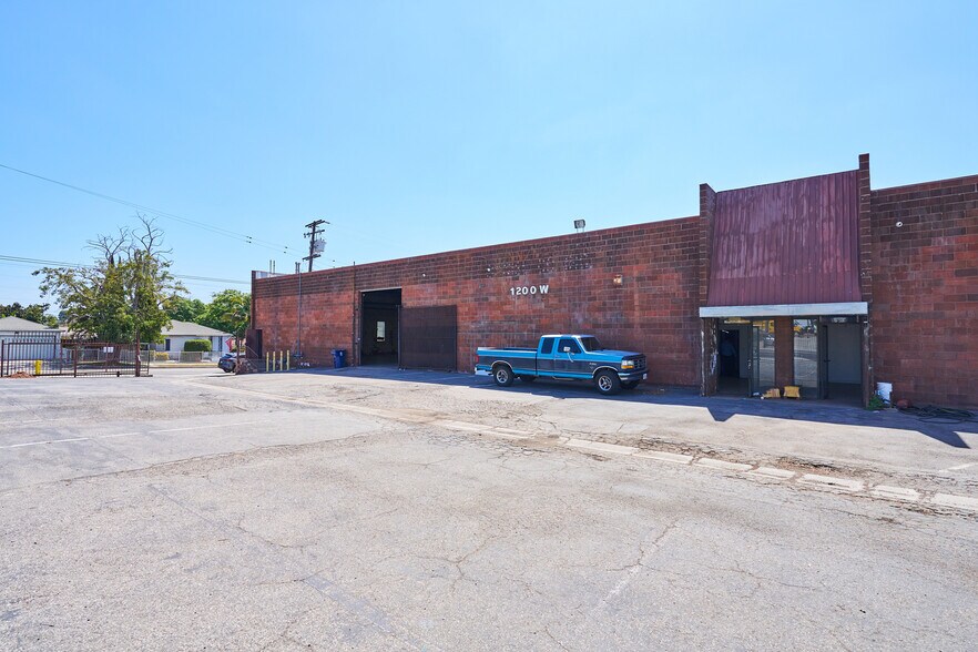 More Photos Of 1200 W El Segundo Blvd, Gardena Manufacturing For Sale