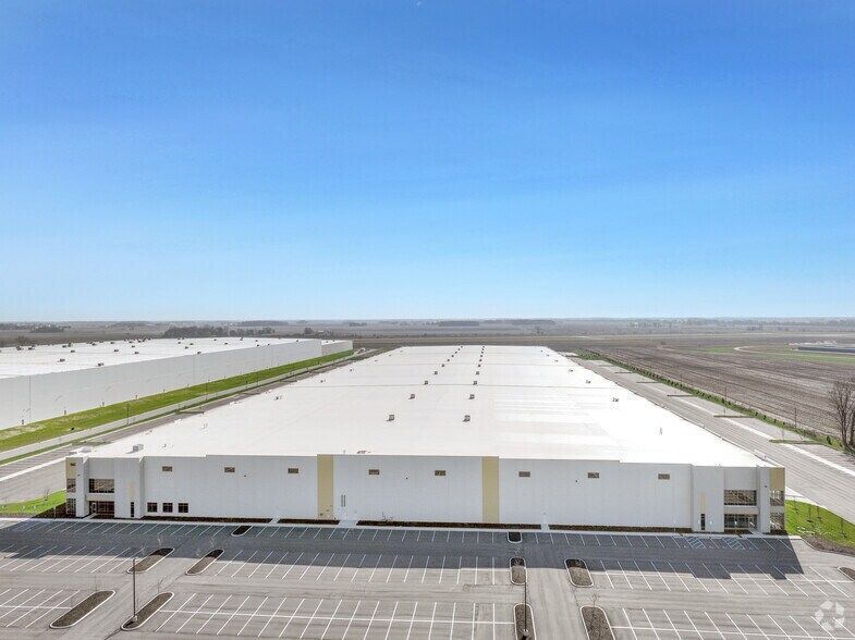 More Photos Of 5625 Enterprise Dr, McCordsville Industrial For Lease