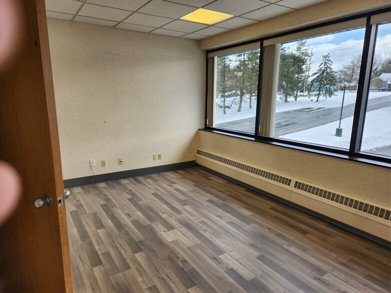 More Photos Of 24600 Detroit Rd, Westlake Medical For Sale