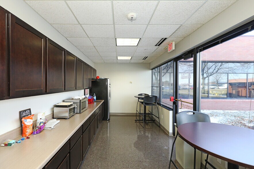 More Photos Of 7101-7199 Vista Dr, West Des Moines Coworking Space