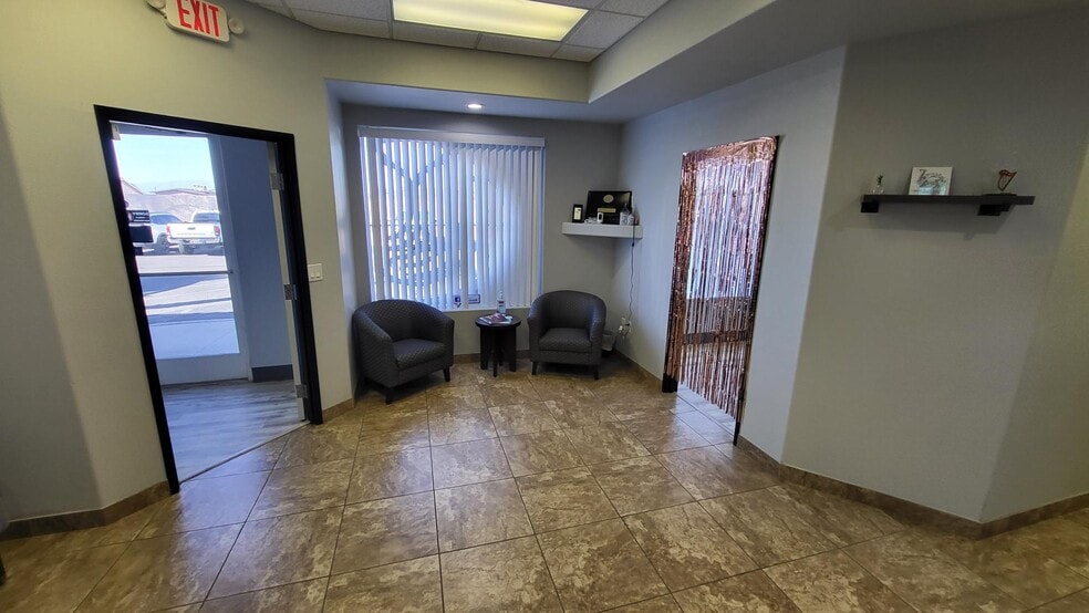 More Photos Of 220 E Horizon Dr, Henderson Medical For Lease