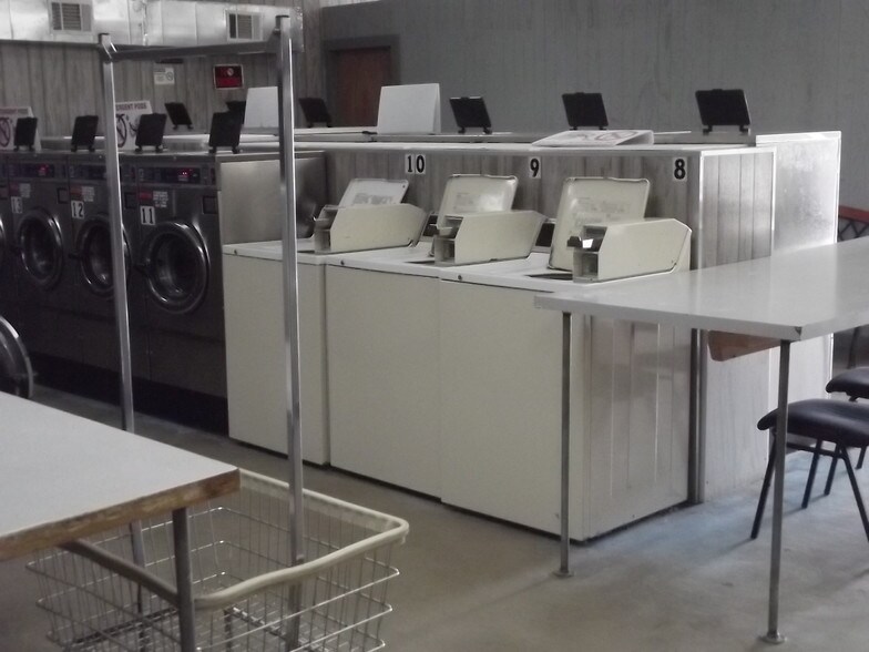 More Photos Of 3685 Highway 19, Huntsville Storefront Retail Residential For Sale