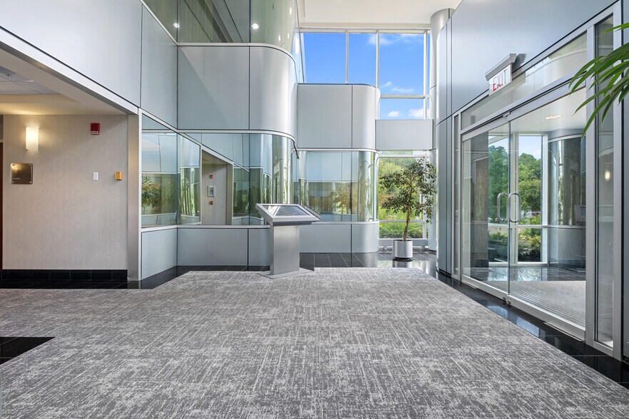 More Photos Of 118 N Bedford Rd, Mount Kisco Office For Lease