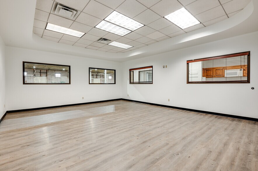 More Photos Of 8408 Chancellor Row, Dallas Warehouse For Sale