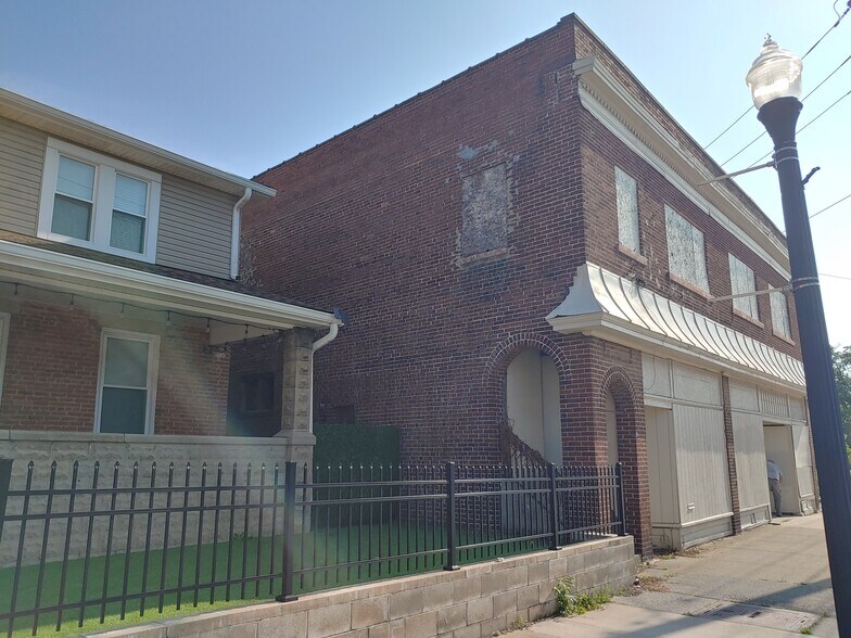 More Photos Of 1010-1016 E Main St, Columbus Storefront Retail Residential For Sale