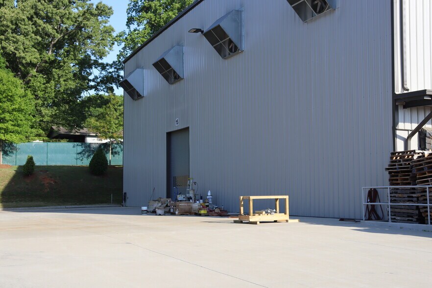 More Photos Of 7235 Bonnyshire Dr, Chattanooga Industrial For Sale