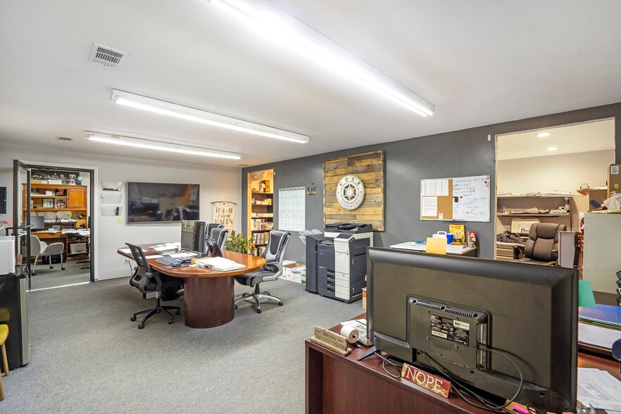 More Photos Of 3795 Evans Rd, Cumming Warehouse For Lease