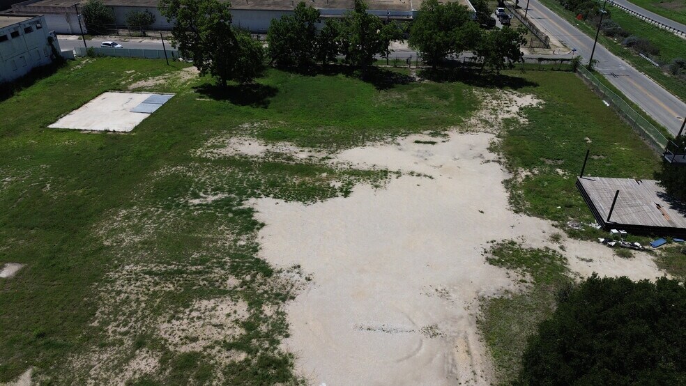 More Photos Of 1010 Hoefgen Avenue, San Antonio Land For Sale