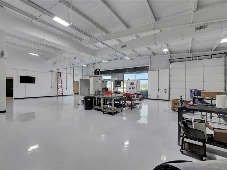 More Photos Of 3804 South St, Nacogdoches Warehouse For Sale