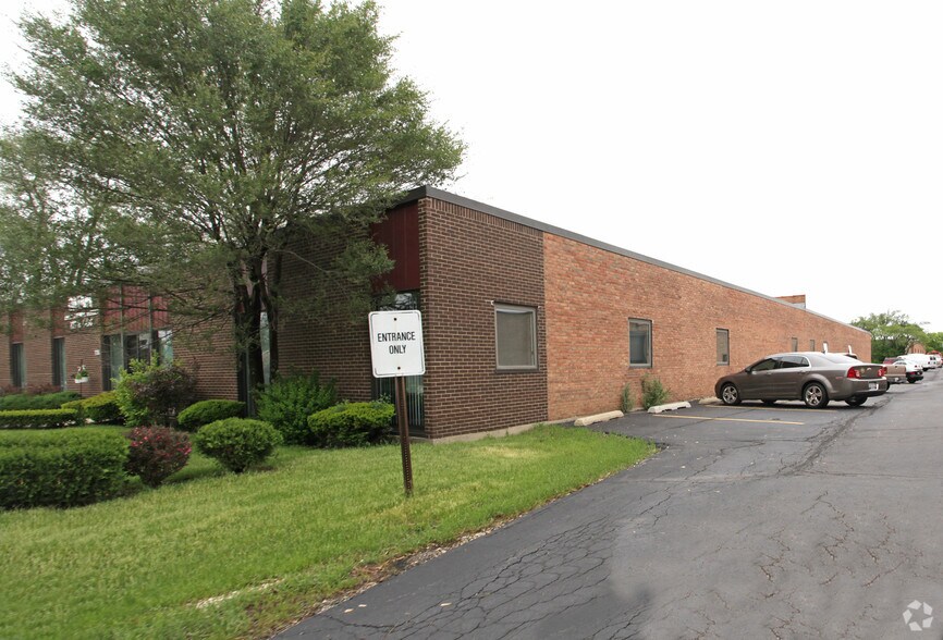 More Photos Of 735 N Cass Ave, Westmont Office For Sale