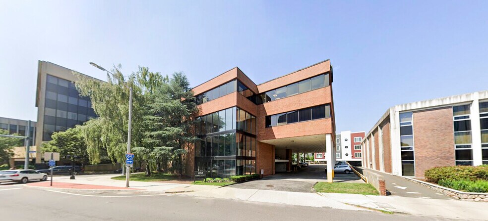 More Photos Of 1150 Summer St, Stamford Office For Sale
