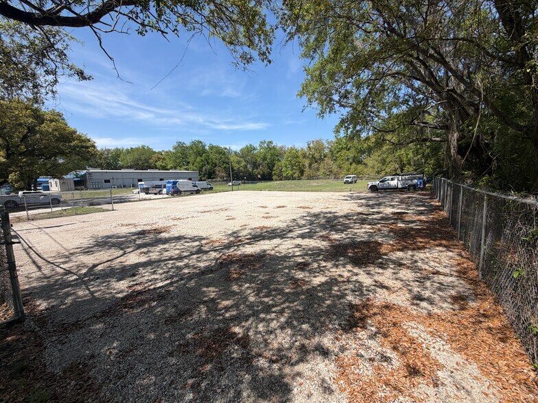 More Photos Of 10248 Fisher ave, Tampa Land For Lease