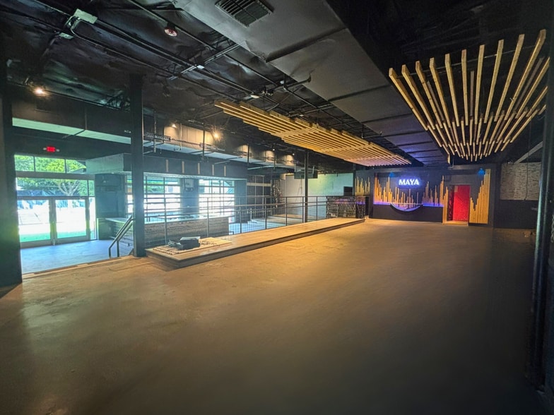 More Photos Of 1005 Norwood St, Fort Worth Restaurant For Lease