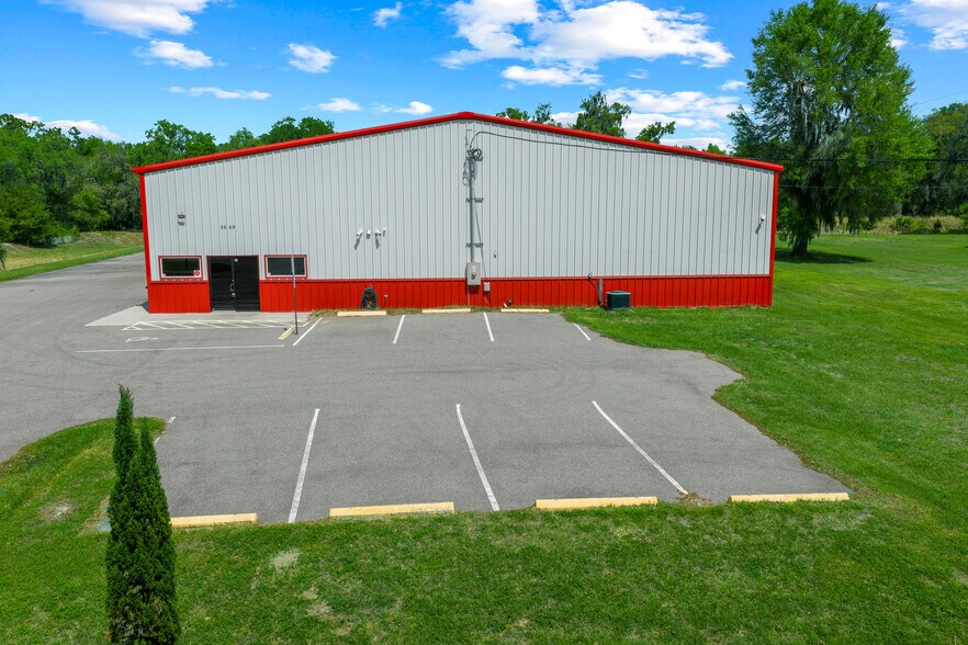 More Photos Of 3073 NE 37th Pl, Wildwood Warehouse For Lease