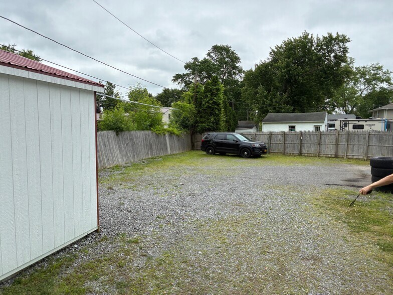 More Photos Of 88 Southern Dr, Rochester Industrial For Sale