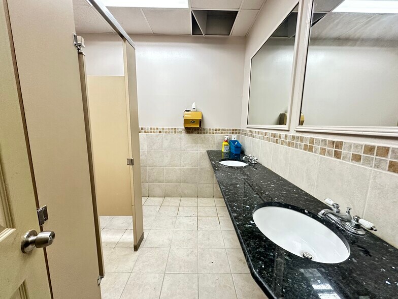 More Photos Of 2922 N State Road 7, Margate Unknown For Lease