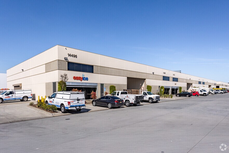 More Photos Of 14512-14518 Garfield Ave, Paramount Unknown For Lease