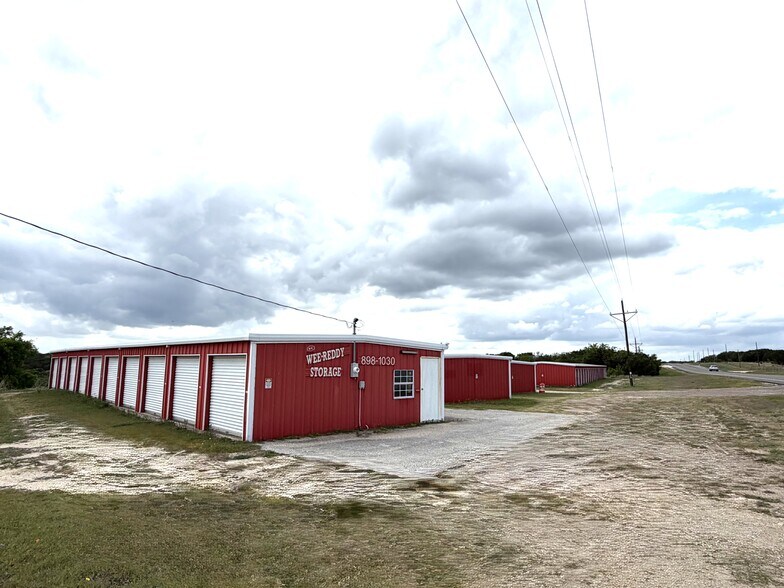 More Photos Of 2699 N FM 56, Glen Rose Freestanding For Sale