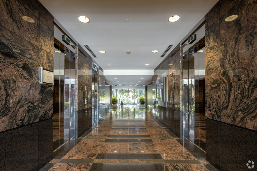More Photos Of 615 Crescent Executive Ct, Lake Mary Office For Lease