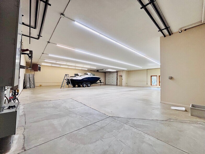 More Photos Of 27911 Clemens Rd, Westlake Office Residential For Lease