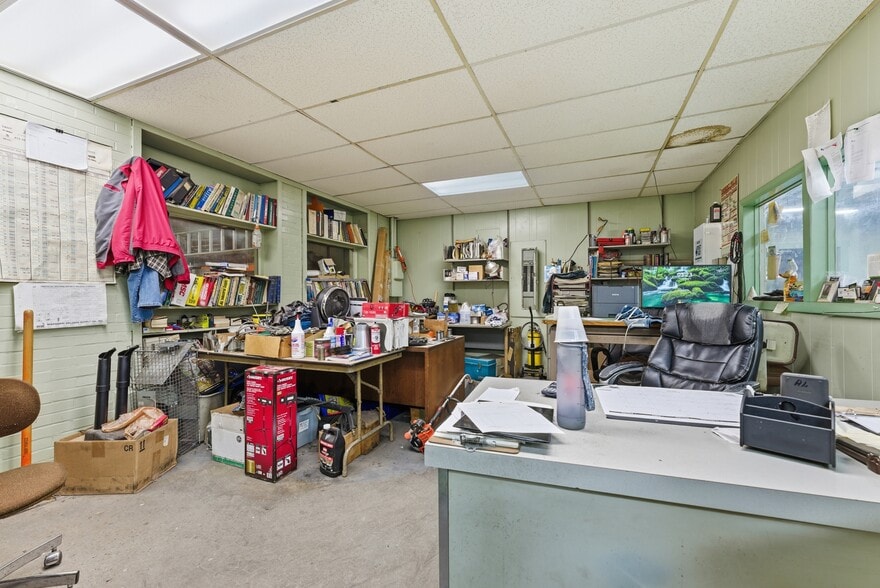 More Photos Of 330 Fuller Rd, Chicopee Distribution For Sale