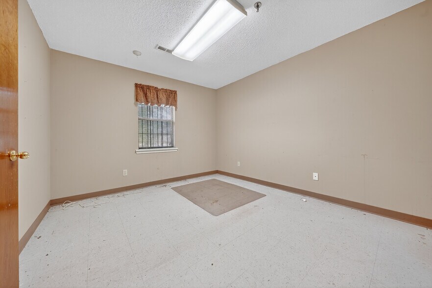 More Photos Of 1324-1325 Highway 195, Jasper Assisted Living For Sale