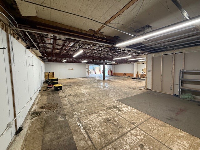 More Photos Of 3300 Lower Huntington Rd, Fort Wayne Warehouse For Sale