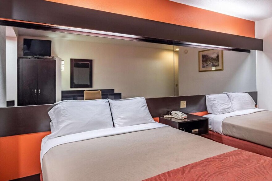More Photos Of 2440 Williams St, Chattanooga Hotel For Sale
