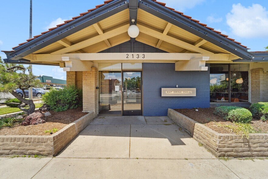 More Photos Of 2133 S Sheridan Blvd, Denver Restaurant For Lease