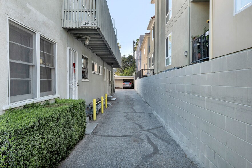 More Photos Of 14622 Sylvan St, Van Nuys Apartments For Sale