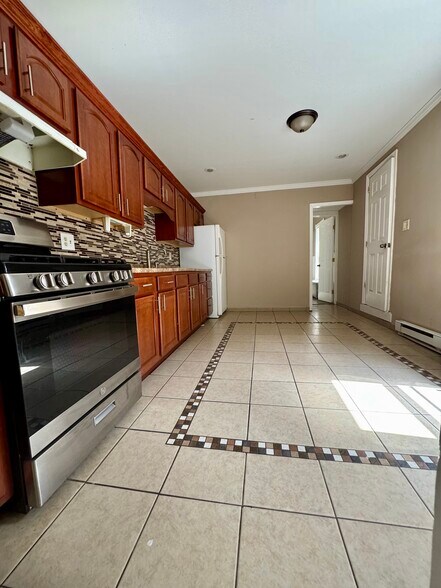 More Photos Of 443 N 7th St, Allentown Storefront Retail Residential For Sale