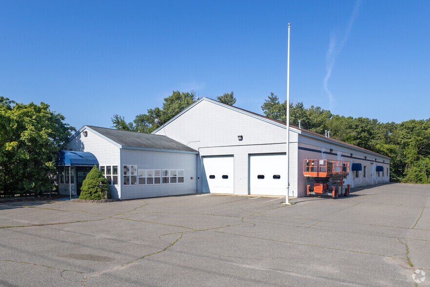 More Photos Of 34 Lafayette Rd, North Hampton Freestanding For Lease