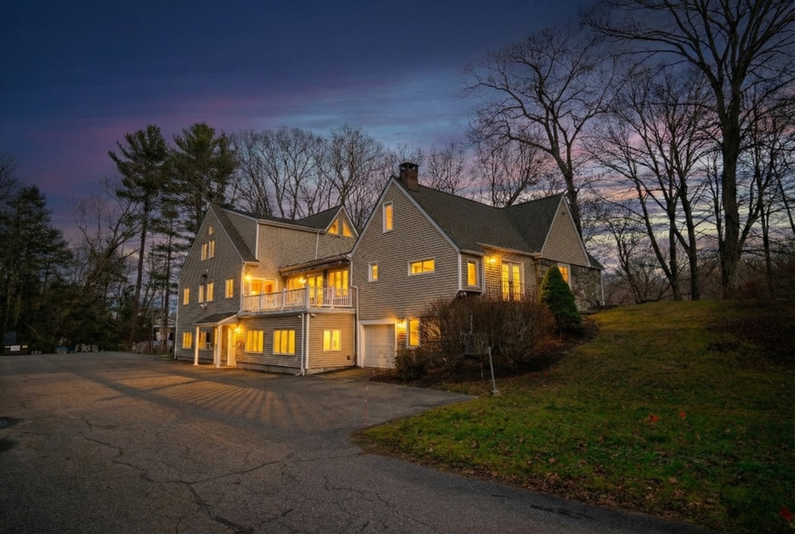 More Photos Of 569 Main St, Monroe Office For Sale