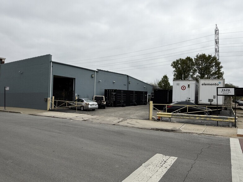 More Photos Of 2627 W Washington Blvd, Chicago Distribution For Lease