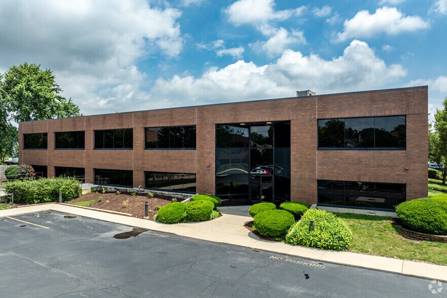 More Photos Of 1776 S Naperville Rd, Wheaton Office For Sale