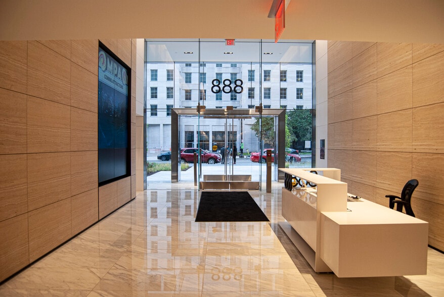 More Photos Of 888 16th St NW, Washington Office For Sale