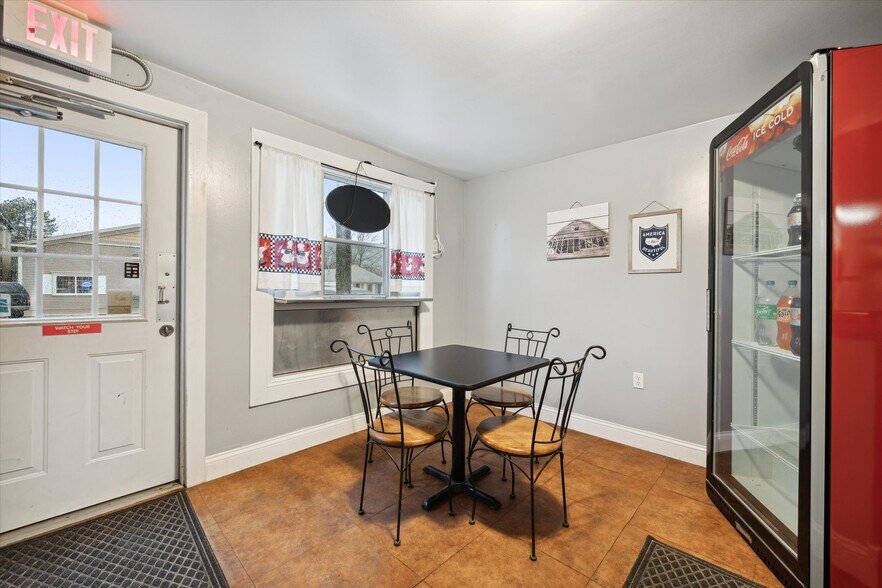 More Photos Of 328 N Main St, Morrice Fast Food For Sale