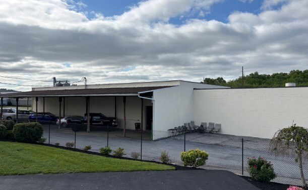 More Photos Of 2590 Monroe St, York Warehouse For Sale