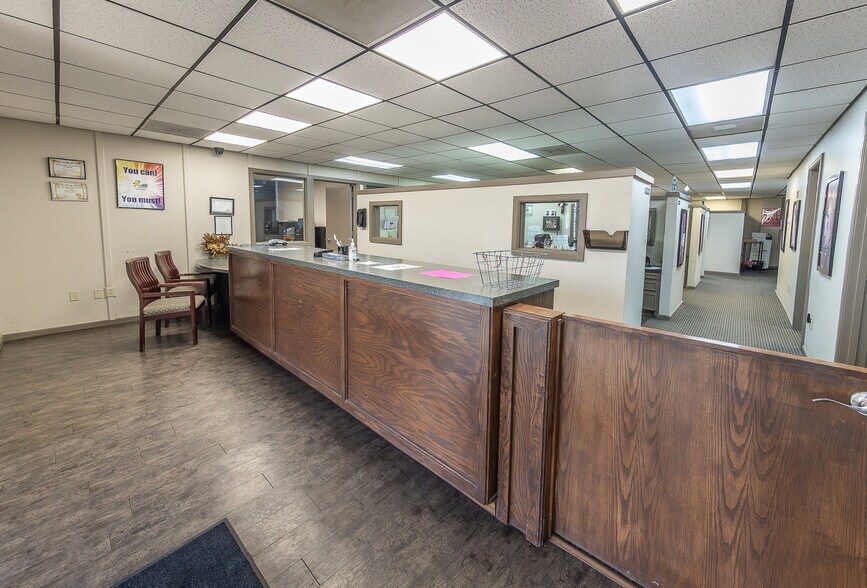 More Photos Of 2599 74th St, Lubbock Office For Sale