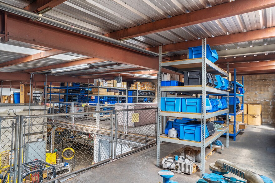 More Photos Of 3048 Aukele St, Lihue Warehouse For Sale